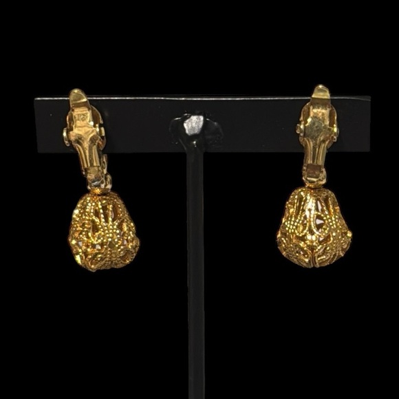 Vintage filigree, gold town drop dangle clip on earrings estate jewelry - Picture 5 of 10